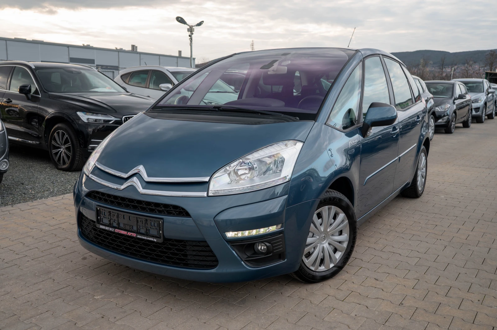 Citroen C4 Picasso 1.6i* 120кс* бензин* фейс* LED