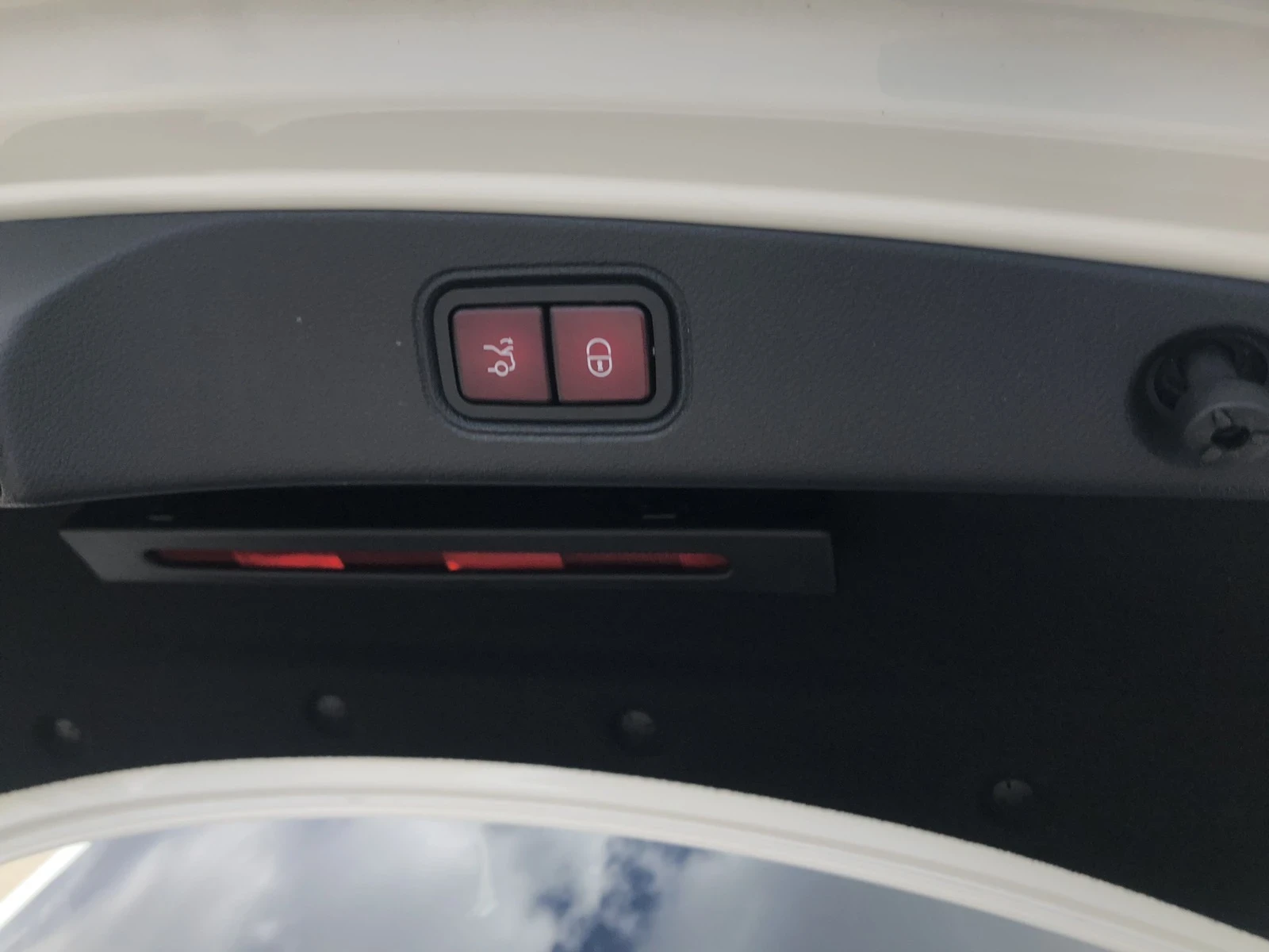 Mercedes-Benz E 220  AMG 4Matic Burmester Pano Digital, снимка 17 - Автомобили и джипове - 54096064