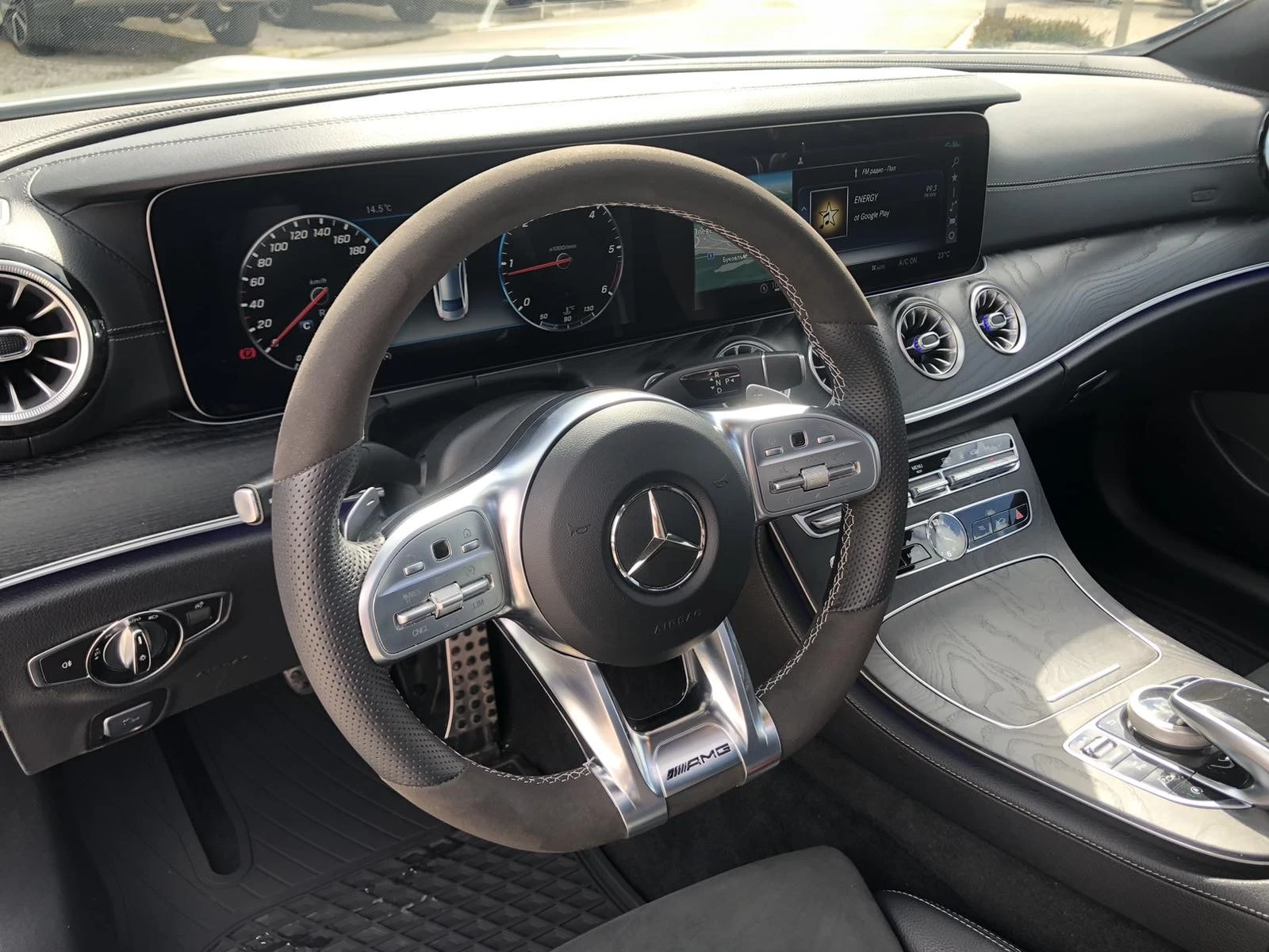 Mercedes-Benz E 220  AMG 4Matic Burmester Pano Digital, снимка 10 - Автомобили и джипове - 54096064