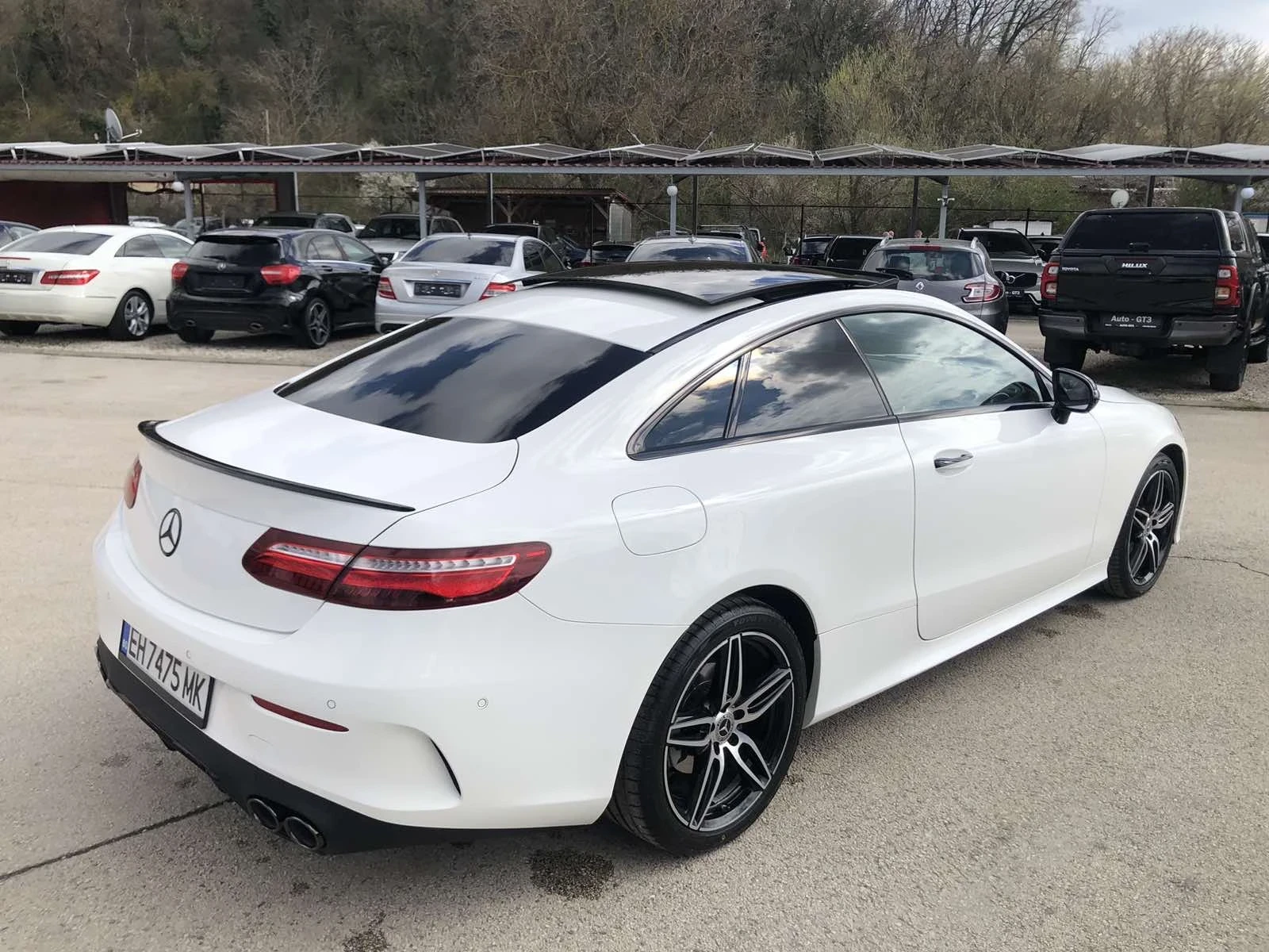 Mercedes-Benz E 220  AMG 4Matic Burmester Pano Digital, снимка 4 - Автомобили и джипове - 54096064