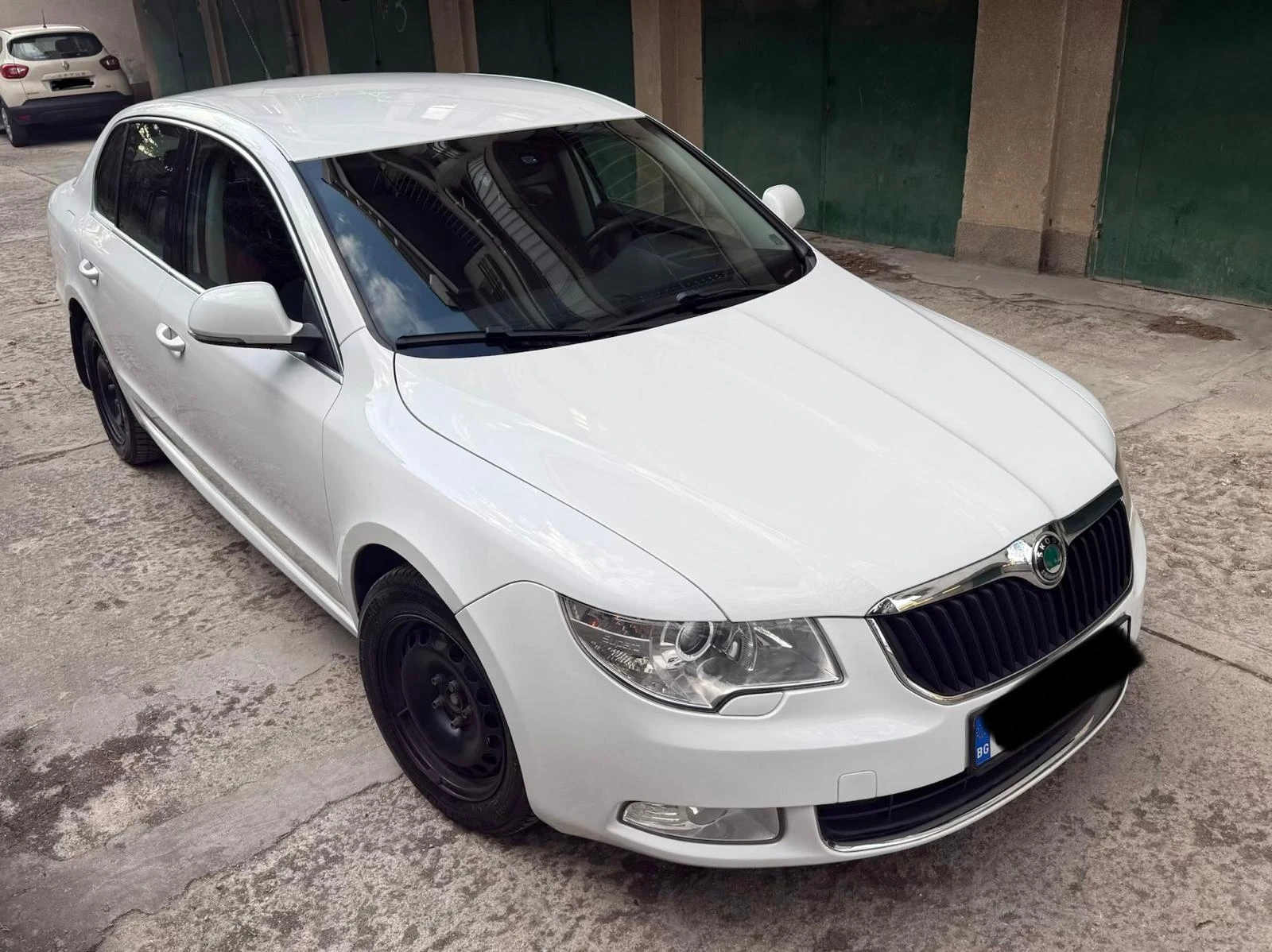 Skoda Superb Амбишън 1, 4 TSI, снимка 2 - Автомобили и джипове - 54281199