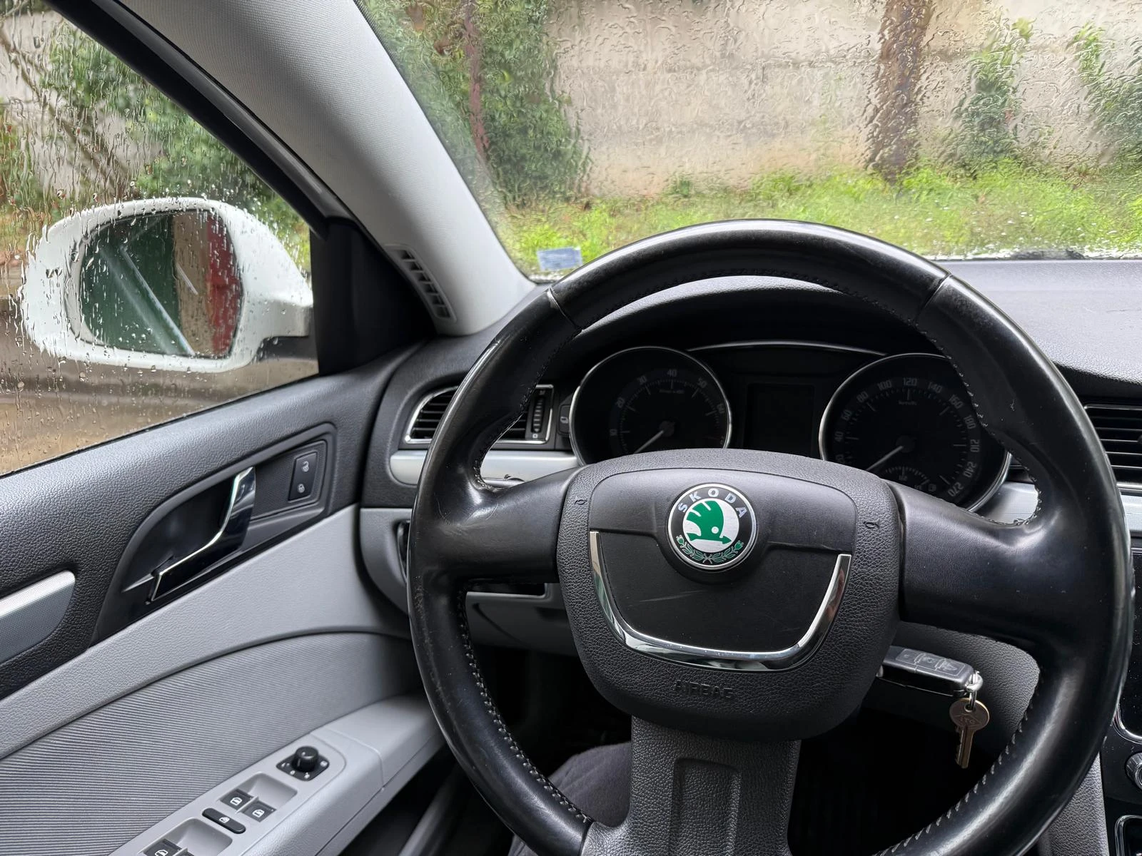 Skoda Superb Амбишън 1, 4 TSI, снимка 8 - Автомобили и джипове - 54281199