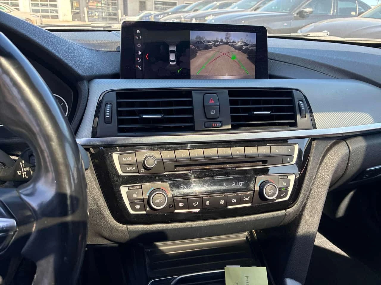 BMW 330 xDrive / CAMERA / ПОДГРЕВИ / КЛИП НА МОТОРА , снимка 9 - Автомобили и джипове - 54366157