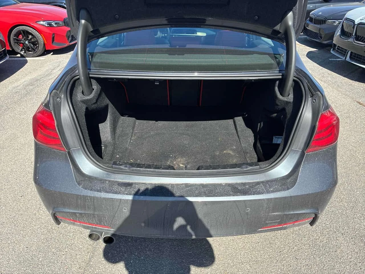 BMW 330 xDrive / CAMERA / ПОДГРЕВИ / КЛИП НА МОТОРА , снимка 14 - Автомобили и джипове - 54366157