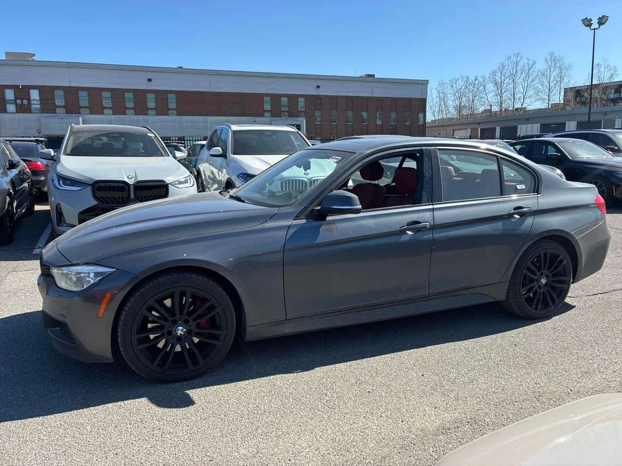 BMW 330 xDrive / CAMERA / ПОДГРЕВИ / КЛИП НА МОТОРА , снимка 2 - Автомобили и джипове - 54366157