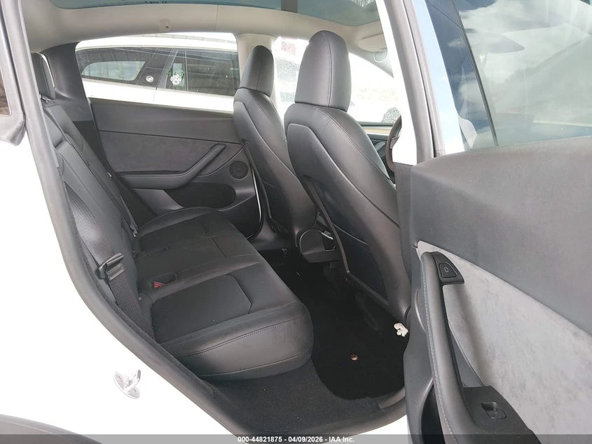 Tesla Model Y Long Range Dual Motor All-Wheel Drive, снимка 8 - Автомобили и джипове - 54419091