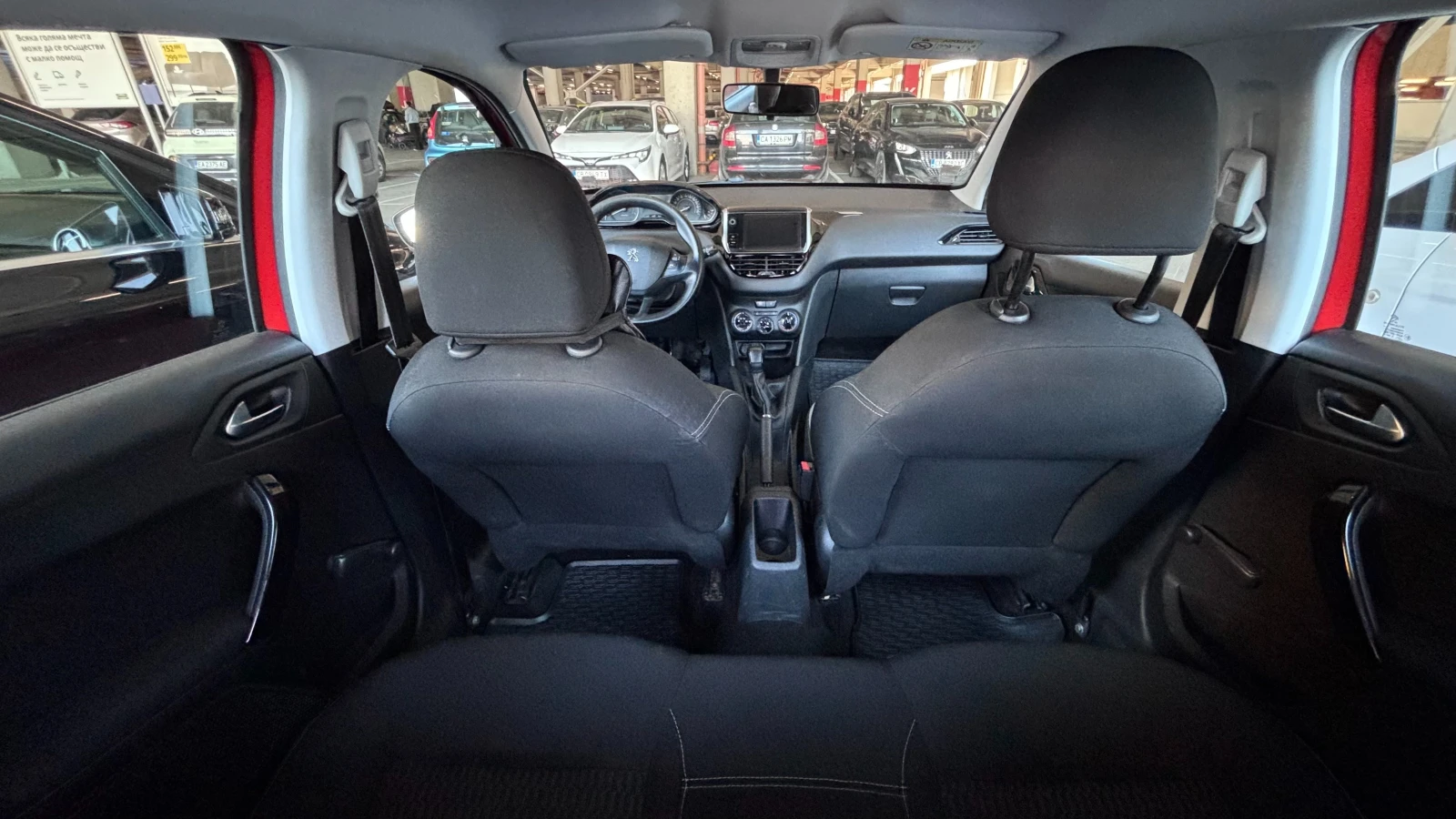 Peugeot 208, снимка 14 - Автомобили и джипове - 56347897