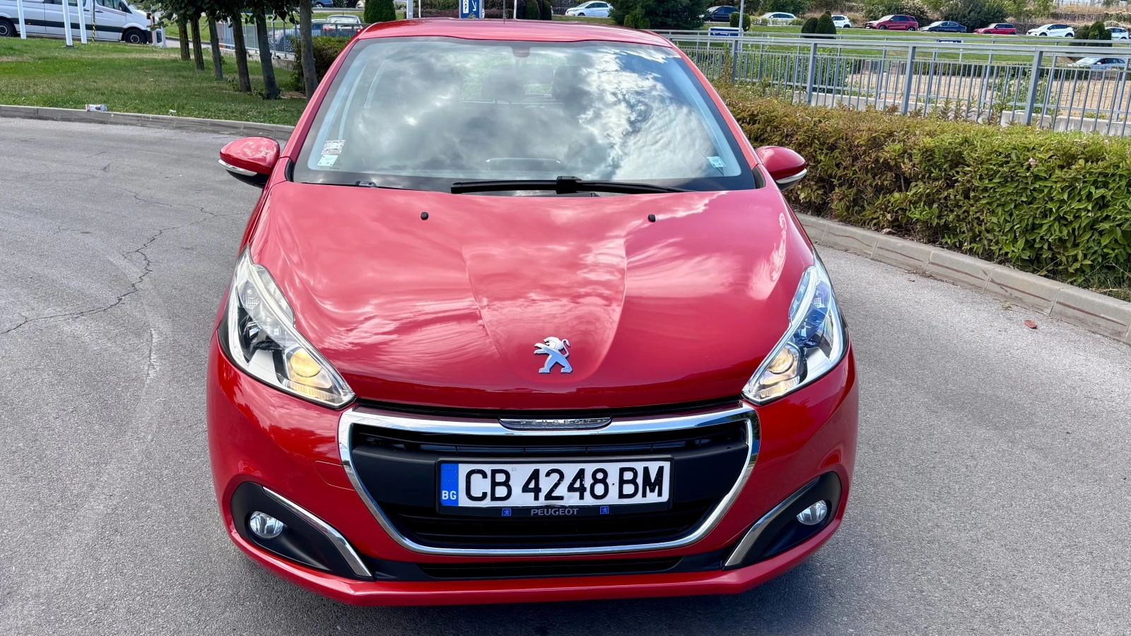 Peugeot 208, снимка 7 - Автомобили и джипове - 56347897