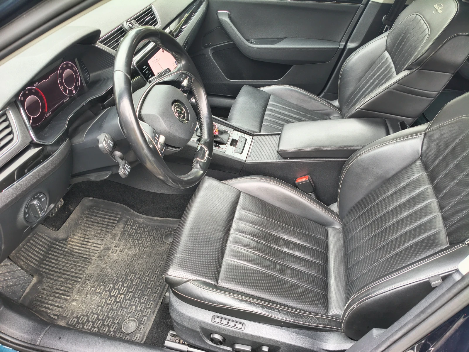 Skoda Superb L&K 4x4, снимка 8 - Автомобили и джипове - 56556369