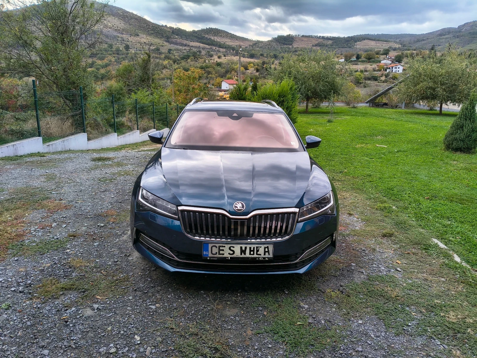 Skoda Superb L&K 4x4, снимка 2 - Автомобили и джипове - 56556369
