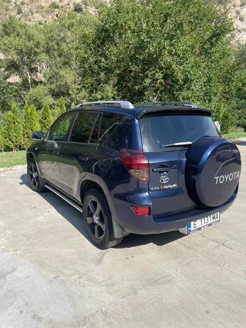 Toyota Rav4 2.2 D4D, снимка 4 - Автомобили и джипове - 46935926