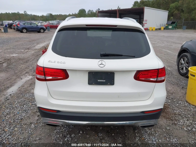 Mercedes-Benz GLC 300 Двойна панорама* Подгрев , снимка 3 - Автомобили и джипове - 48976194