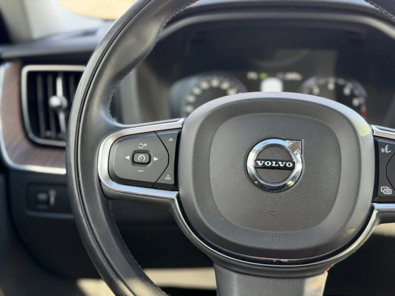 Volvo XC60 T6 Momentum HARMAN/KARDON* ПОДГРЕВ* BLINDSPOT* , снимка 6 - Автомобили и джипове - 52661612