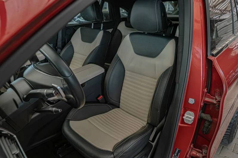 Mercedes-Benz GLE 450 AMG Coupe/Distronic/Blind Spot/Lane Assist/Sport Editi, снимка 10 - Автомобили и джипове - 52829851