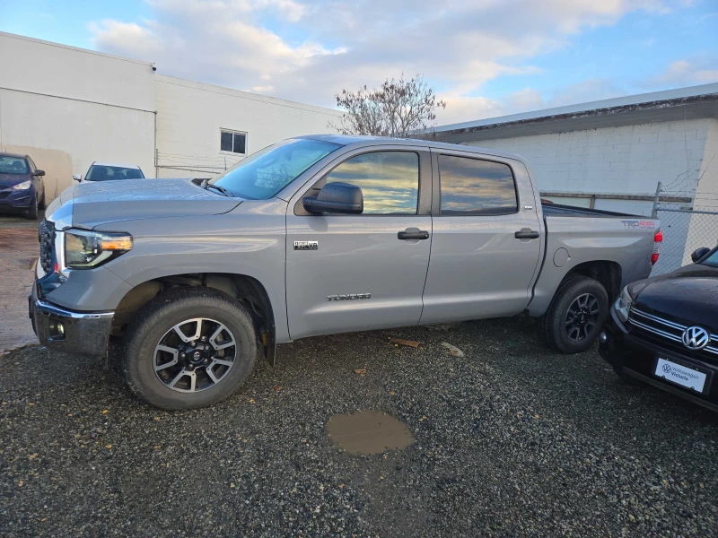 Toyota Tundra * CREWMAX* 5.7* AWD* CARFAX* , снимка 3 - Автомобили и джипове - 53038055