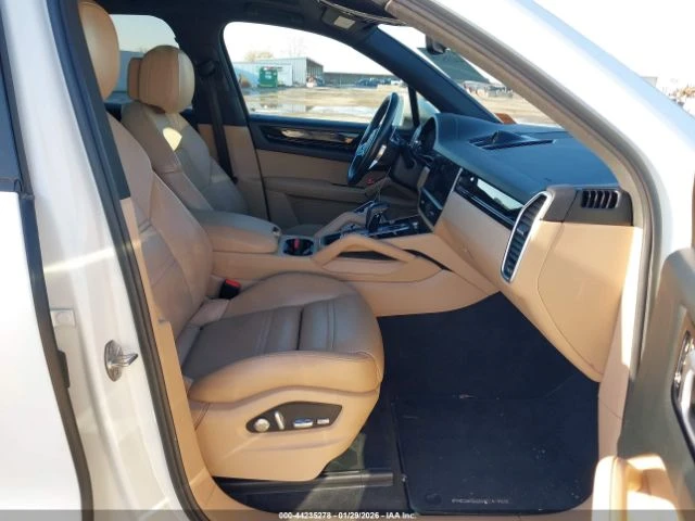 Porsche Cayenne * KEYLESS* ПАНО* BOSE* МЪРТВА* ТОЧКА* КАМЕРИ* 360*, снимка 10 - Автомобили и джипове - 53986386