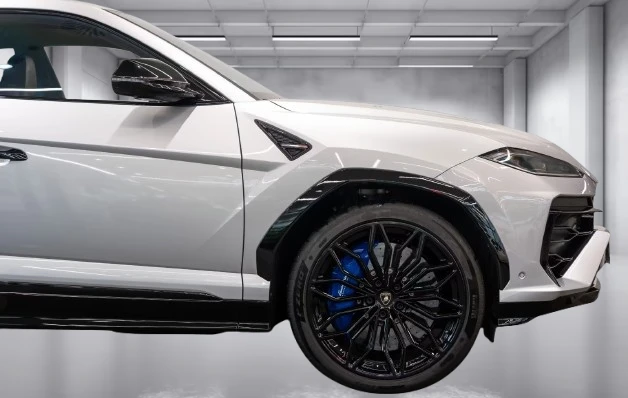 Lamborghini Urus SE = Carbon Ceramic Brakes = Гаранция, снимка 5 - Автомобили и джипове - 55573101