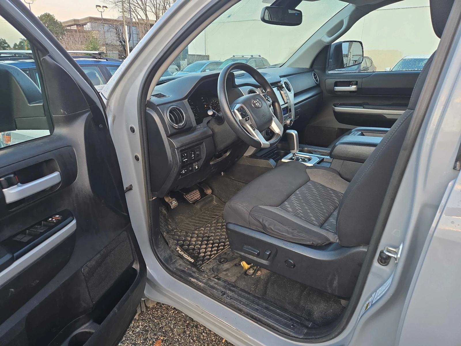Toyota Tundra * CREWMAX* 5.7* AWD* CARFAX*  | Mobile.bg � ����������� 6
