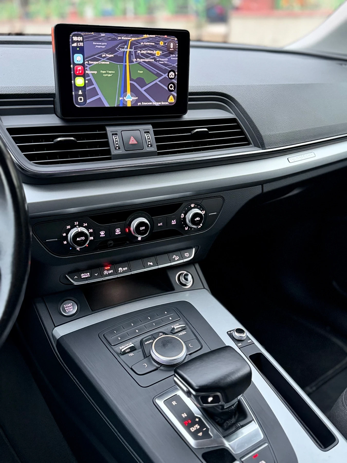 Audi Q5 2.0 TDI QUATTRO/NAVI/XENON, снимка 10 - Автомобили и джипове - 53727635