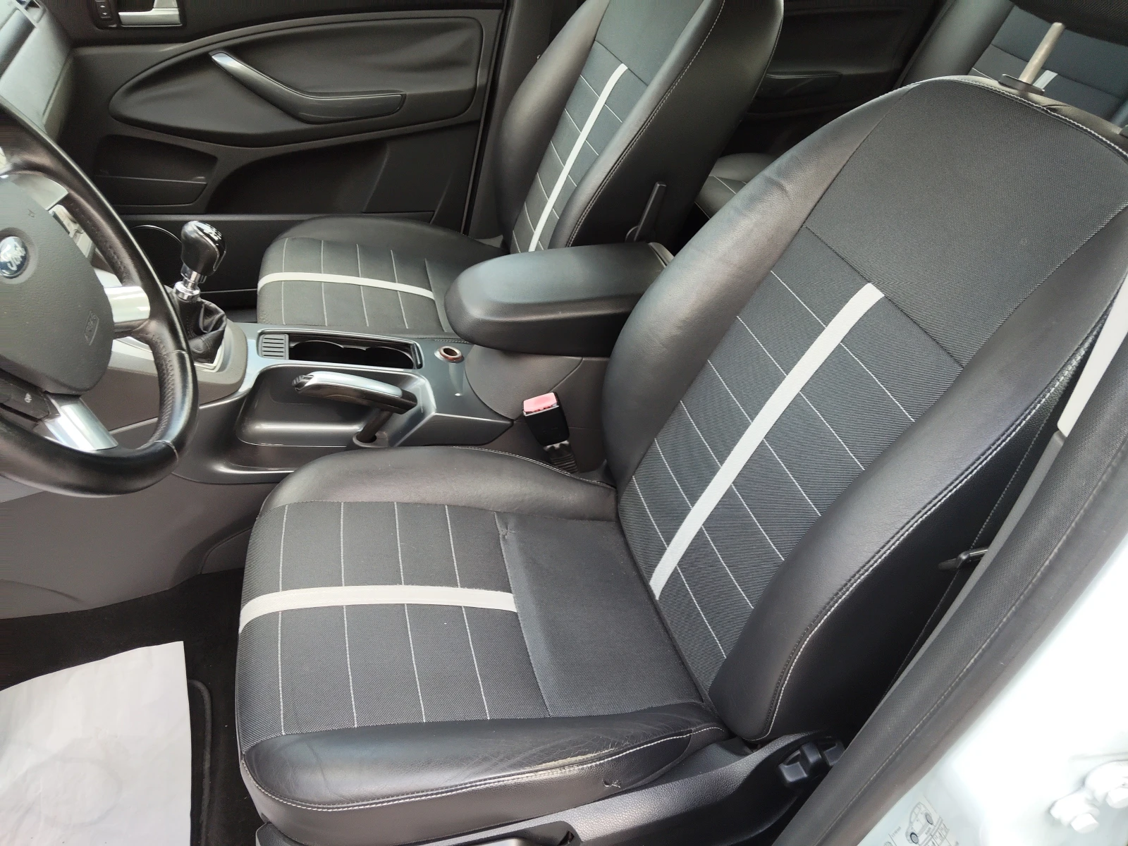 Ford Kuga 2, 0d 140ps 6ck, снимка 12 - Автомобили и джипове - 54413805