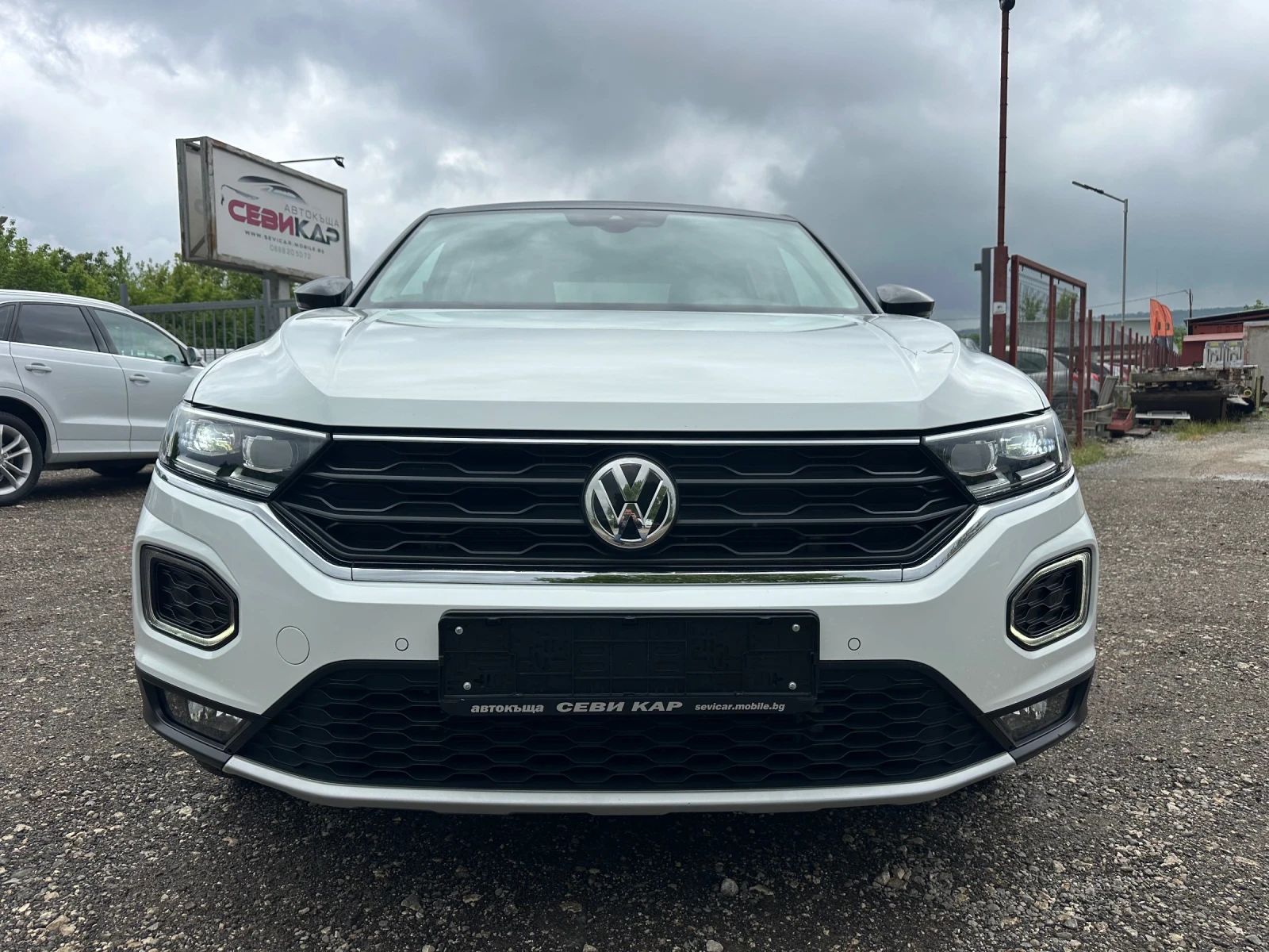 VW T-Roc 2.0tdi! Digital! Automatic! Distronic! Led! Xenon!, снимка 2 - Автомобили и джипове - 54653522