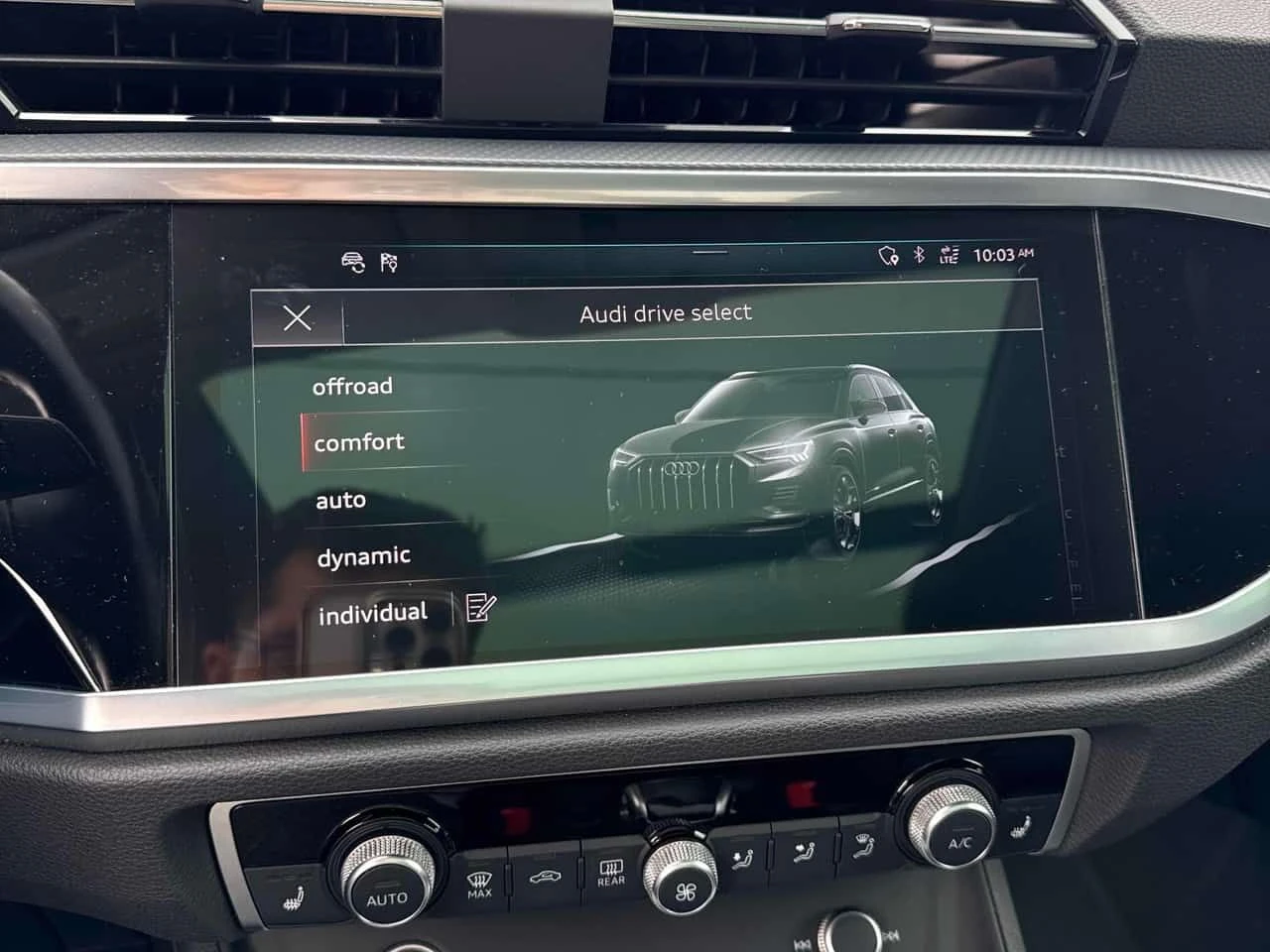 Audi Q3 * Technik * ДИСТРОНИК * 360 * ПАНО * KEYLESS, снимка 13 - Автомобили и джипове - 54682669