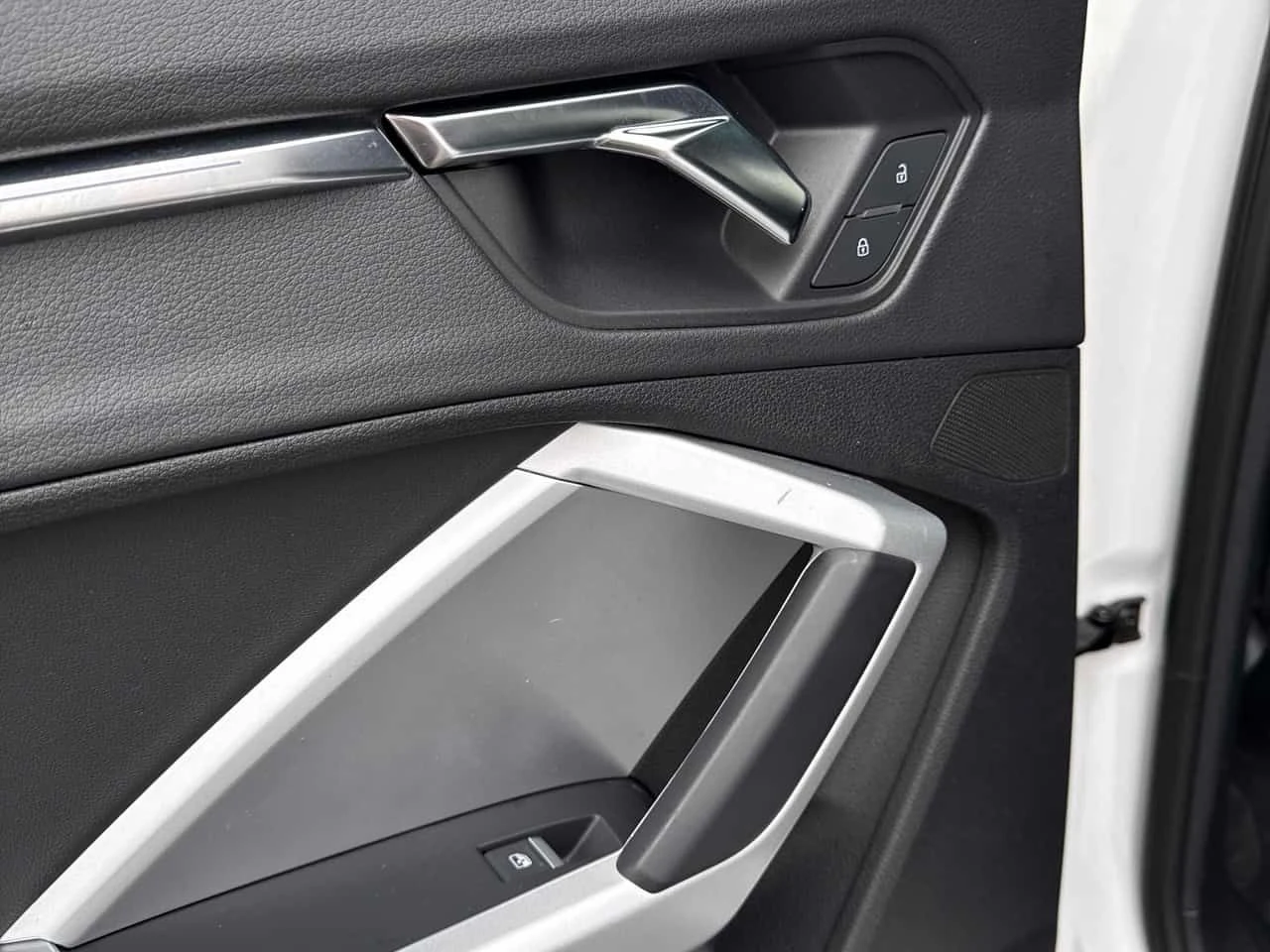 Audi Q3 * Technik * ДИСТРОНИК * 360 * ПАНО * KEYLESS, снимка 16 - Автомобили и джипове - 54682669