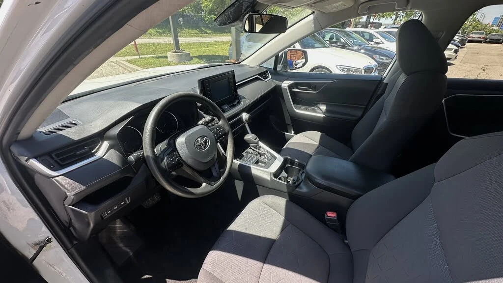 Toyota Rav4 LE AWD, снимка 12 - Автомобили и джипове - 54711277