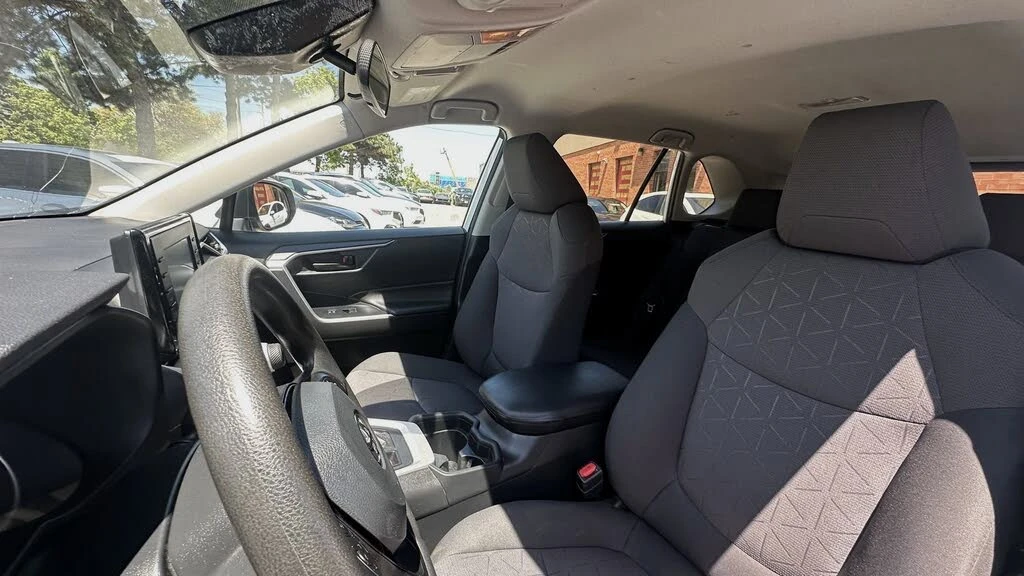 Toyota Rav4 LE AWD, снимка 13 - Автомобили и джипове - 54711277