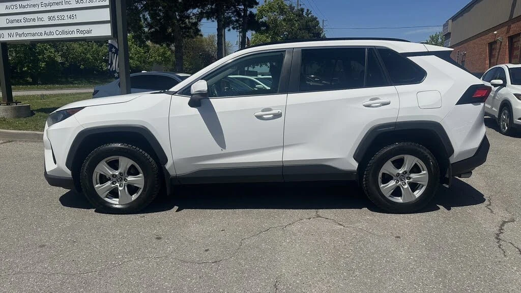 Toyota Rav4 LE AWD, снимка 5 - Автомобили и джипове - 54711277