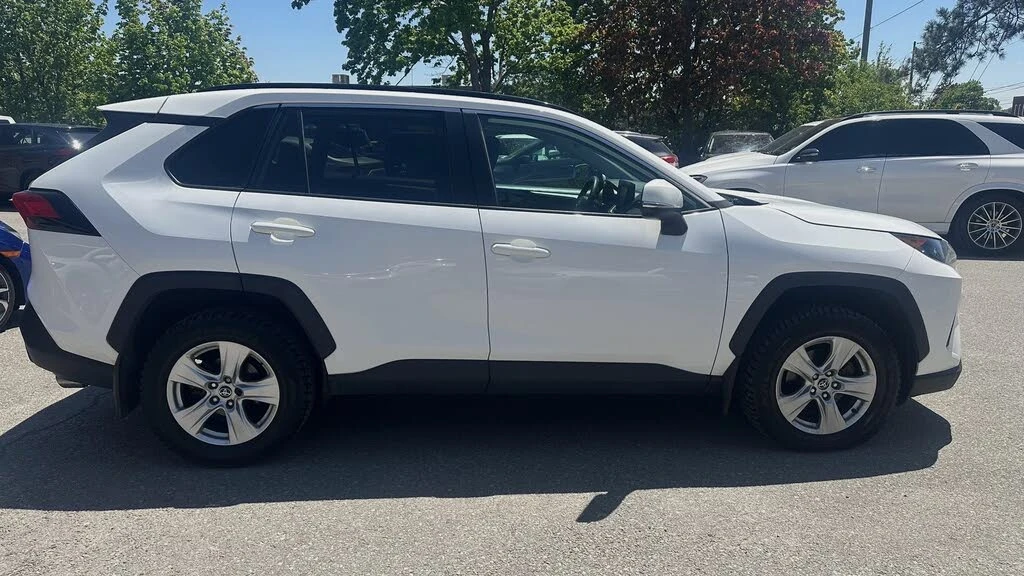 Toyota Rav4 LE AWD, снимка 4 - Автомобили и джипове - 54711277