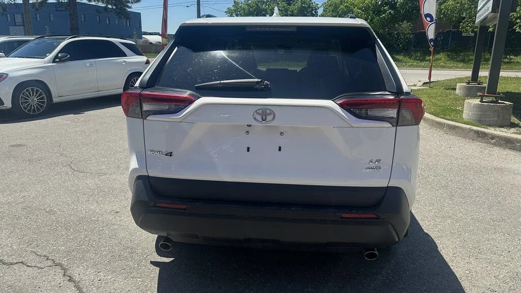 Toyota Rav4 LE AWD, снимка 8 - Автомобили и джипове - 54711277