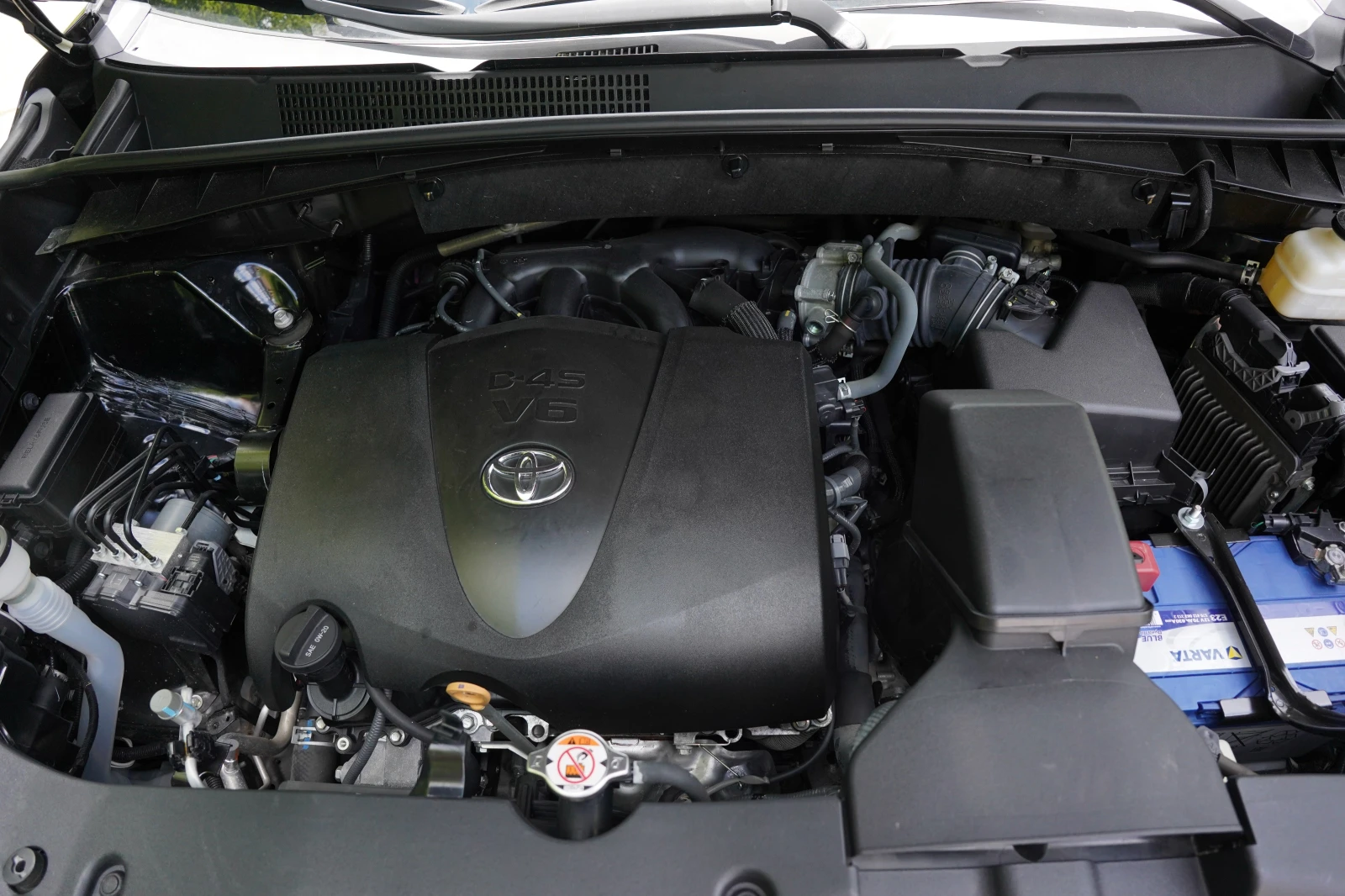 Toyota Highlander LE, снимка 14 - Автомобили и джипове - 54732646