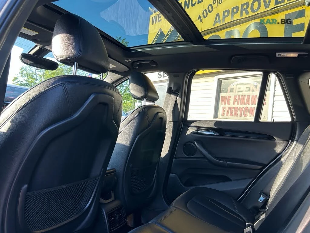 BMW X1 xDrive28i * Pano * ACC * АвтоКредит * (ЦЕНА ДО БГ), снимка 15 - Автомобили и джипове - 54824838