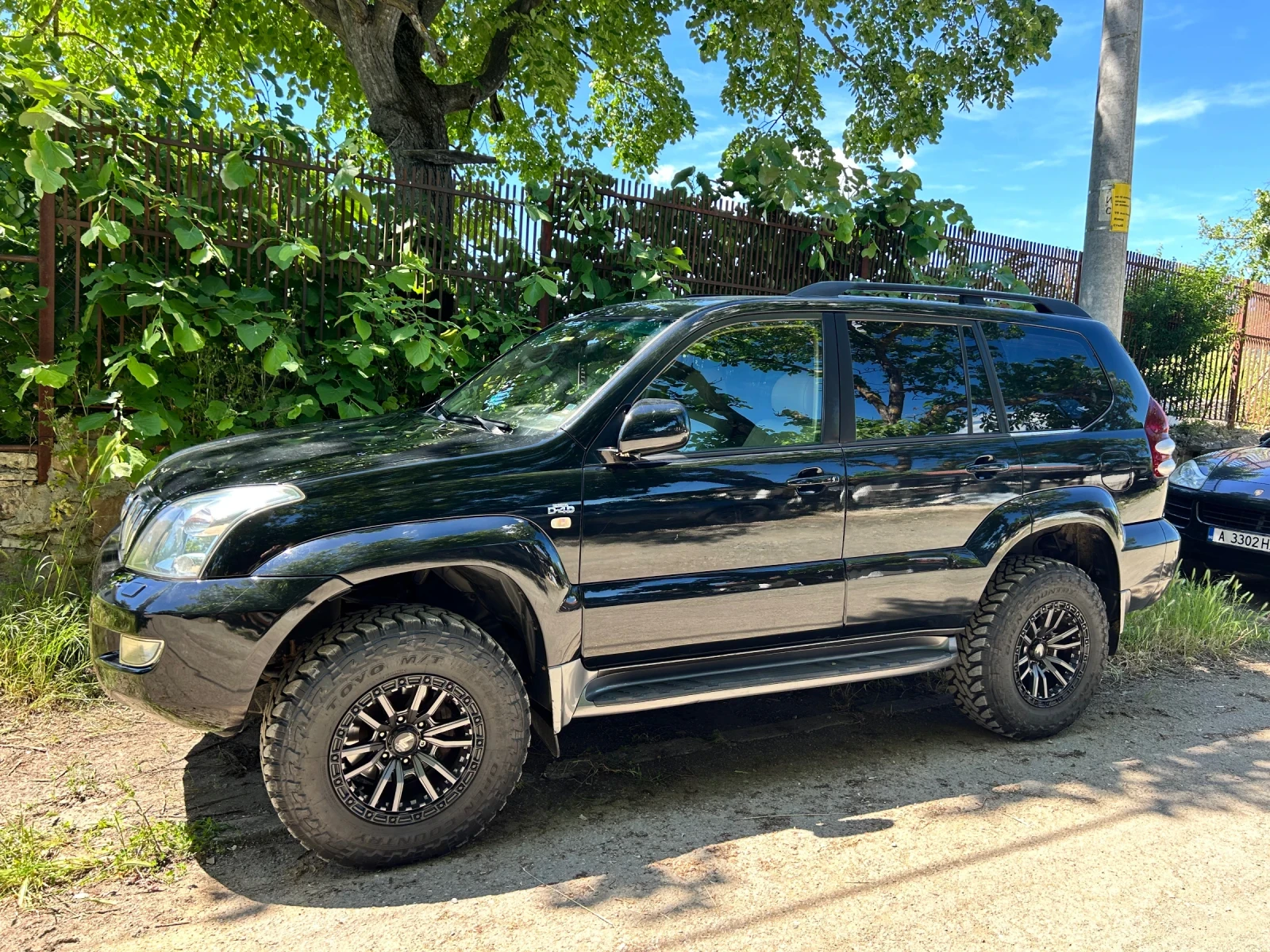 Toyota Land cruiser 120 d-4d 166кс Автомат, снимка 16 - Автомобили и джипове - 54899527