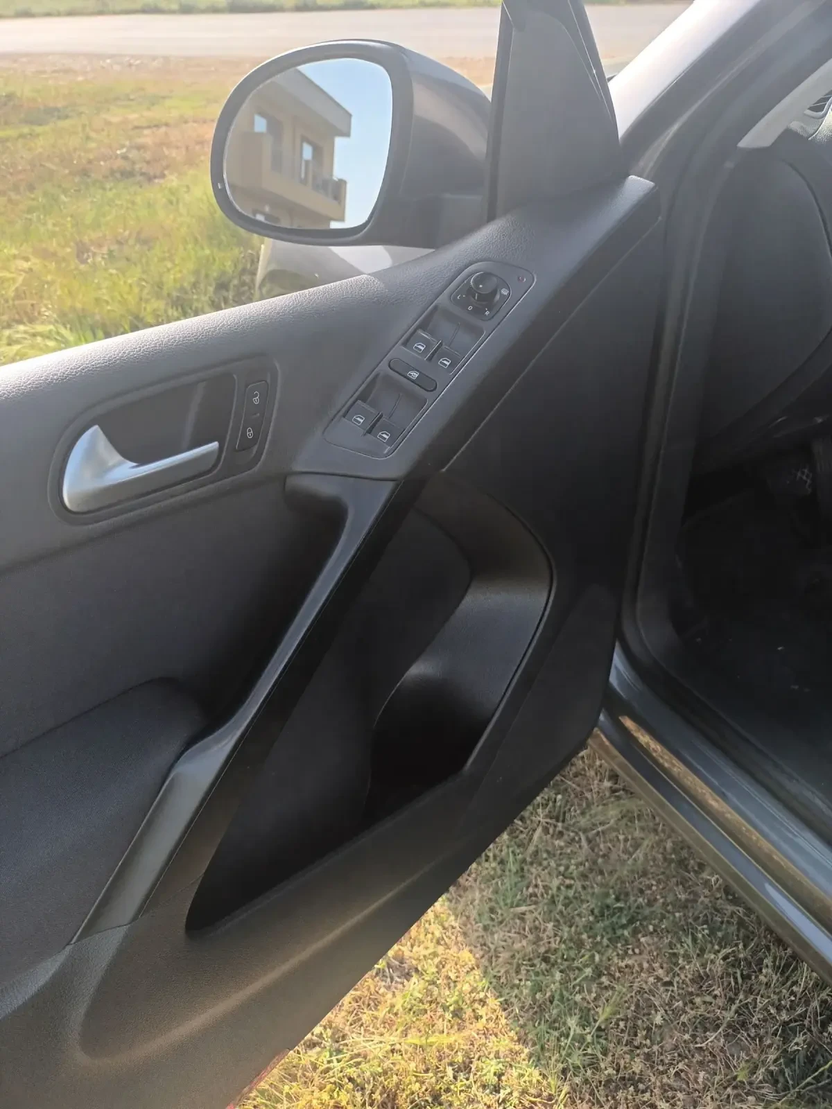 VW Tiguan, снимка 13 - Автомобили и джипове - 54958364