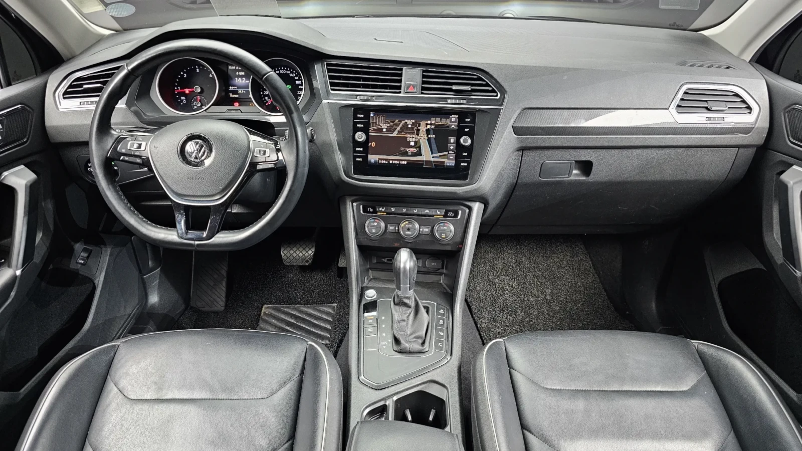 VW Tiguan 2.0TDI PRESTIGEFULL, снимка 7 - Автомобили и джипове - 55188463