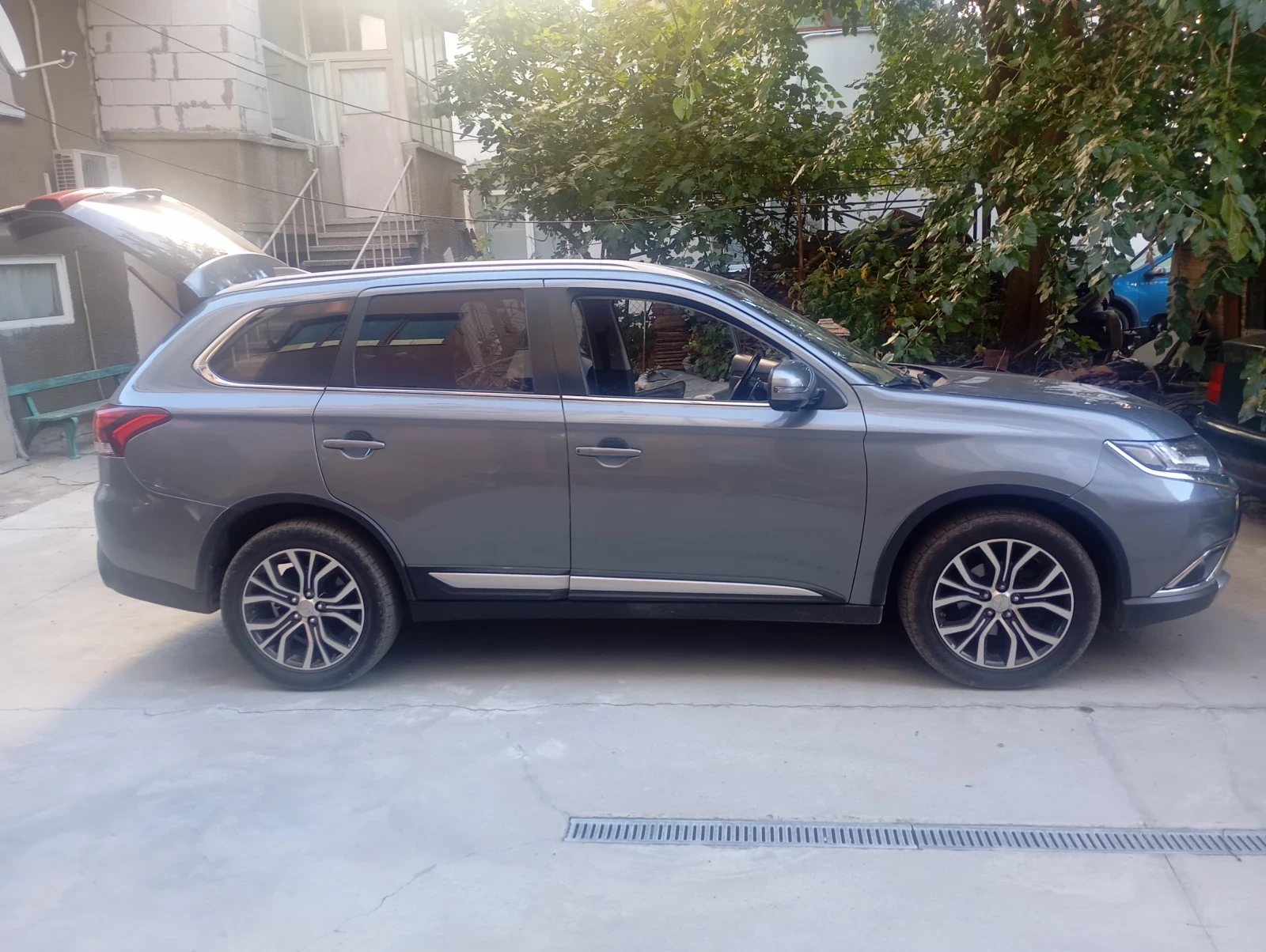 Mitsubishi Outlander 2.2DFD 156кс., снимка 10 - Автомобили и джипове - 56221862