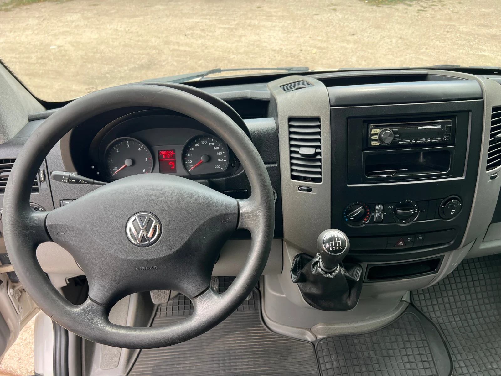 VW Crafter 2.0 140 падащ борд нов внос Австрия, снимка 16 - Бусове и автобуси - 55437142