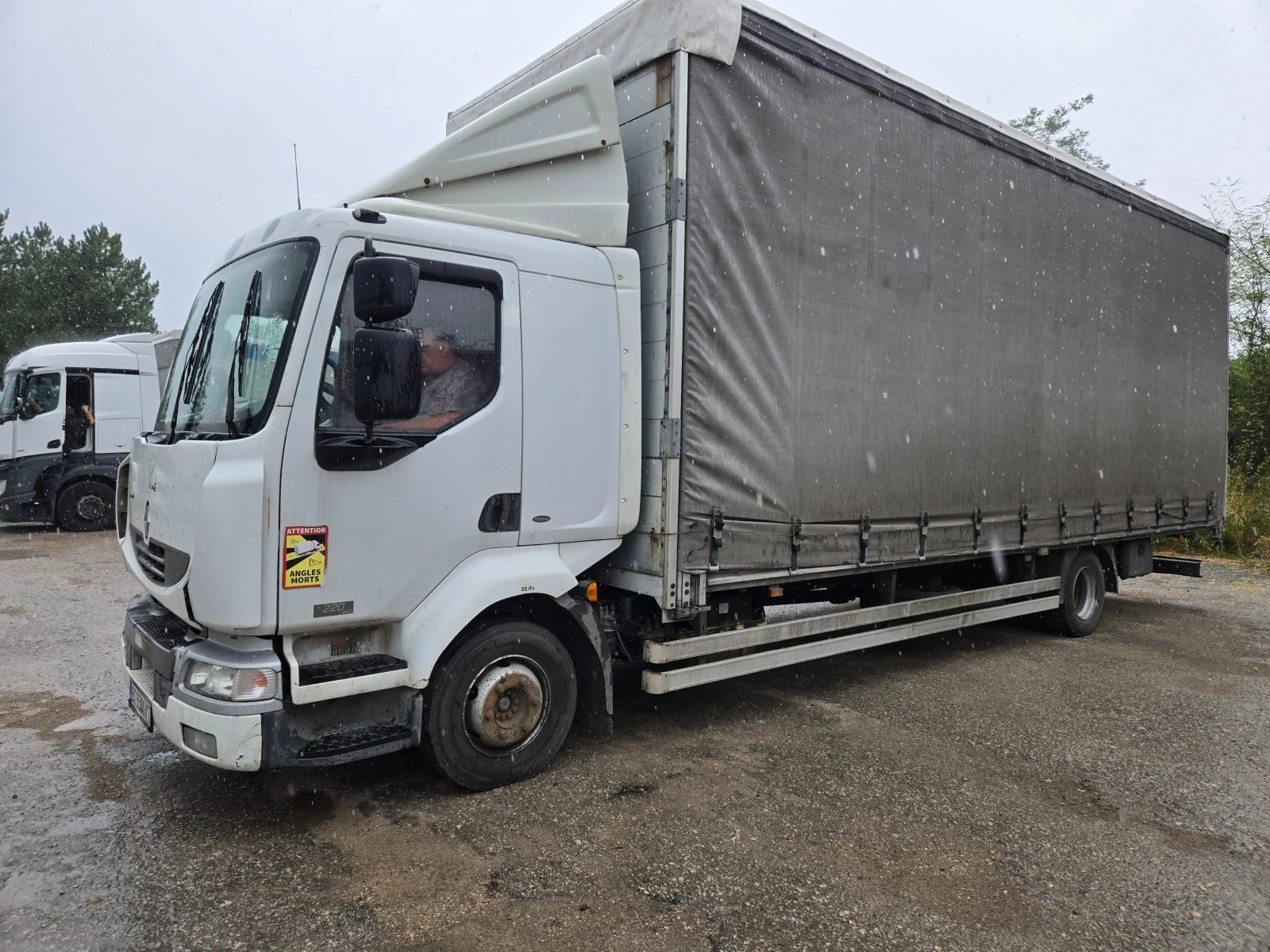 Renault Midlum 220.12, снимка 1