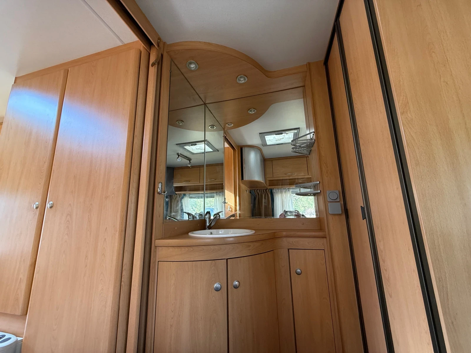 Каравана Knaus Кнаус 500, снимка 10 - Каравани и кемпери - 53949365