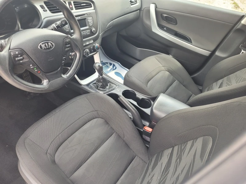 Kia Ceed 1.4i  GPL, снимка 9 - Автомобили и джипове - 40519731