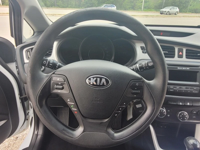 Kia Ceed 1.4i  GPL, снимка 13 - Автомобили и джипове - 40519731