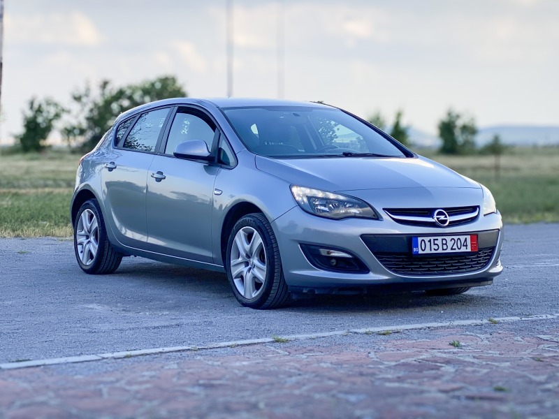 Opel Astra 1.4T LPG, снимка 3 - Автомобили и джипове - 46059637