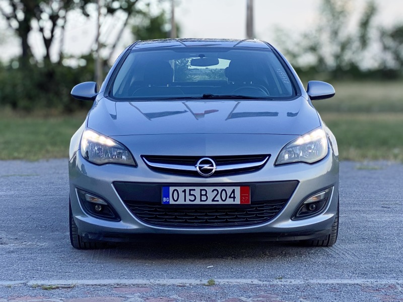 Opel Astra 1.4T LPG, снимка 2 - Автомобили и джипове - 46059637