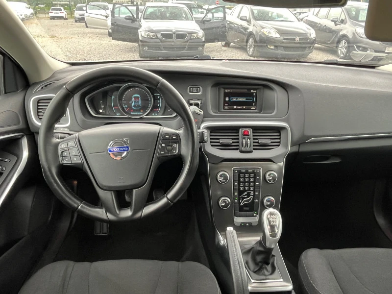 Volvo V40 1.6D2-114k.c. Digital cocpit, снимка 12 - Автомобили и джипове - 46445027