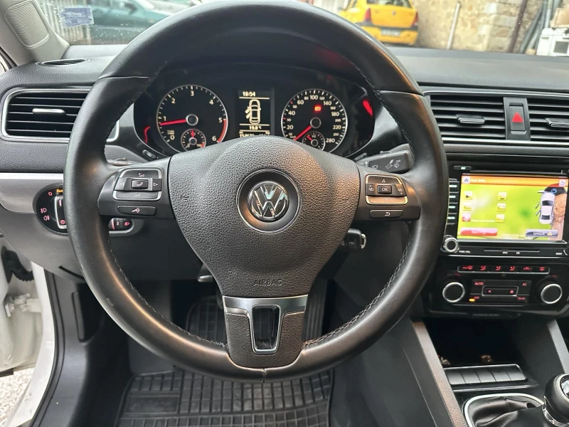 VW Jetta, снимка 8 - Автомобили и джипове - 47368008