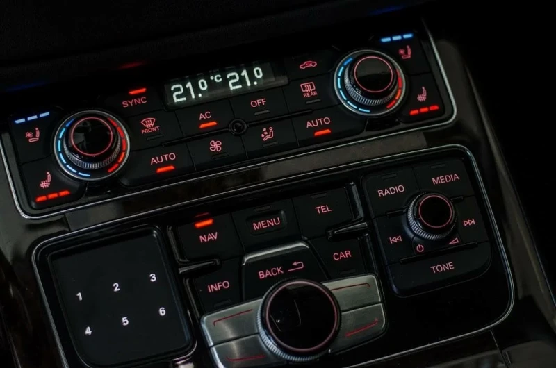 Audi A8 4.2 TDI сменени вериги !, снимка 11 - Автомобили и джипове - 52612559