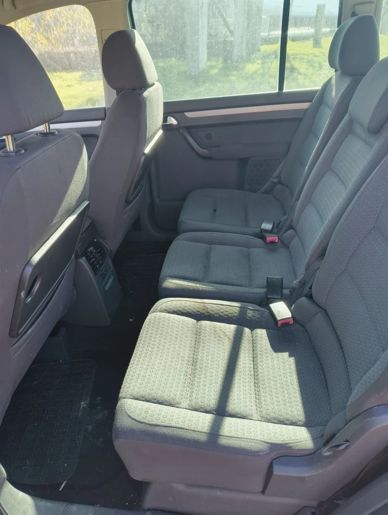 VW Touran 1.9tdi 105 6ск, снимка 6 - Автомобили и джипове - 52705882