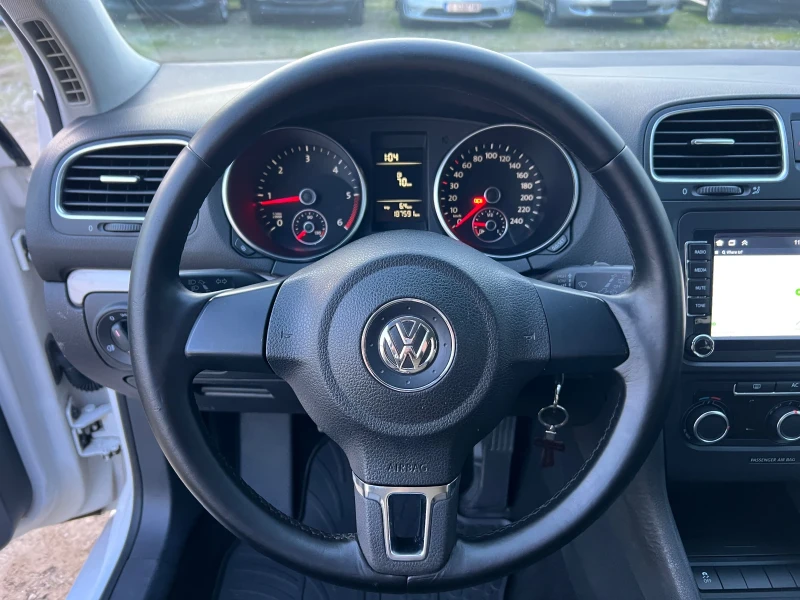 VW Golf 1.6TDI-105к.с., снимка 13 - Автомобили и джипове - 52885812